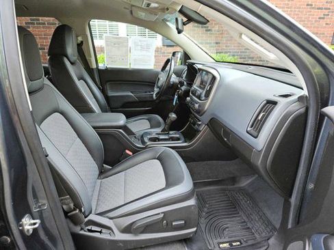 Used 2019 Chevrolet Colorado Z71 AWD/4WD image 31