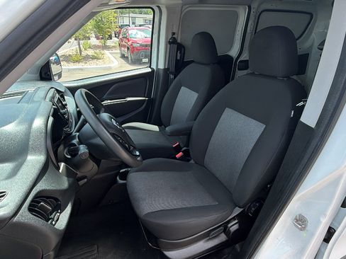 Used 2022 RAM ProMaster City Tradesman FWD image 12