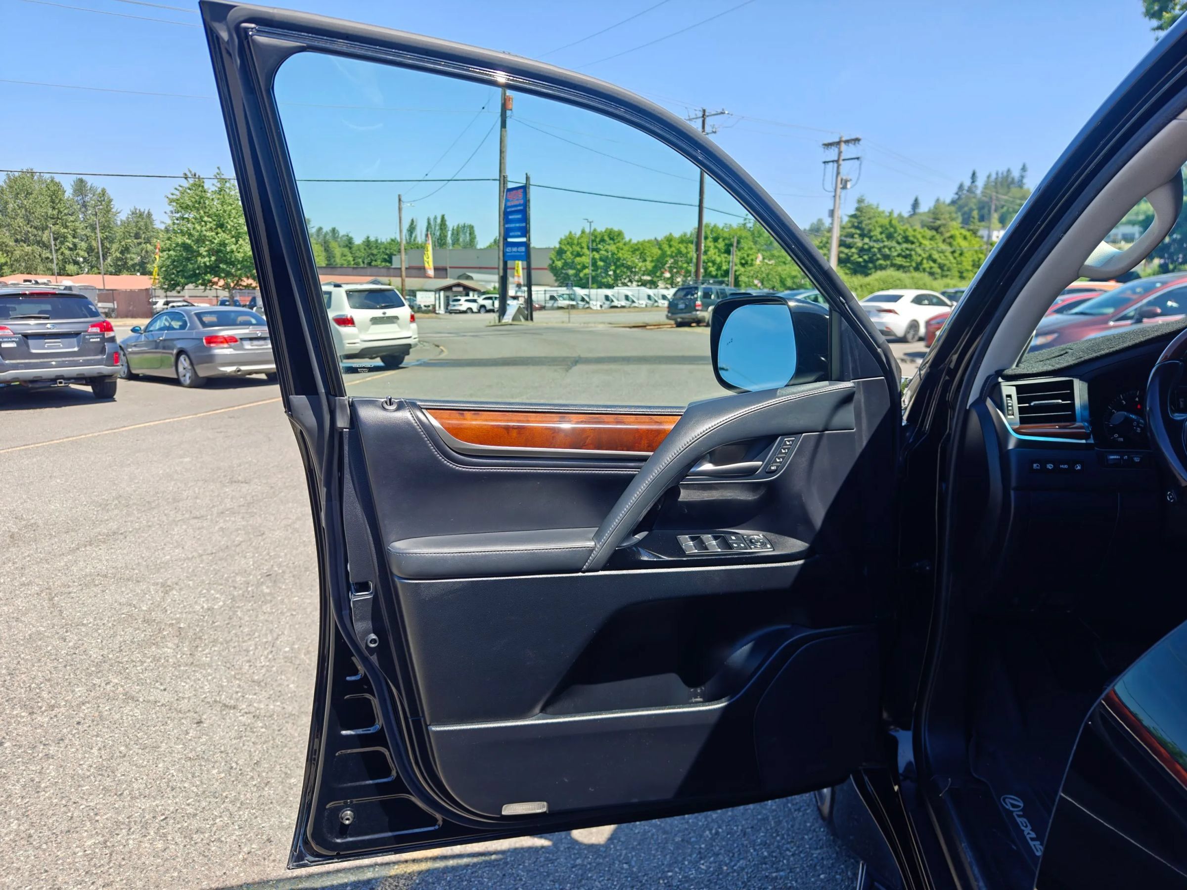 Used 2018 Lexus LX 570 4WD image 14