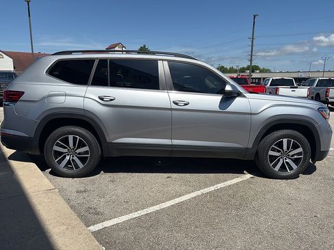 Used 2022 Volkswagen Atlas SE AWD/4WD image 7