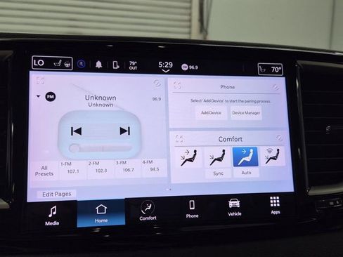 Used 2022 Chrysler Pacifica Touring-L image 27