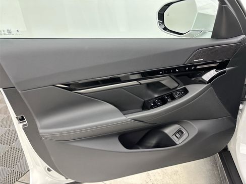 New 2026 BMW 530i xDrive w/ Convenience Package image 26