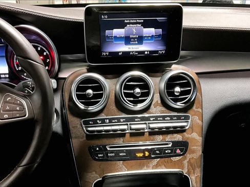 Used 2018 Mercedes-Benz GLC 300 4MATIC image 6