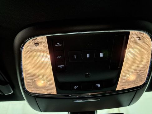 Used 2018 Dodge Charger GT AWD/4WD image 22