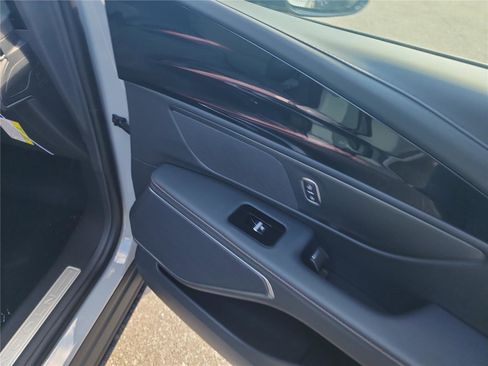 New 2026 Lincoln Nautilus Premier image 24