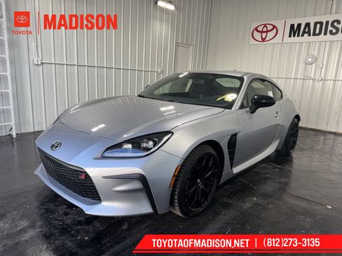 New 2025 Toyota GR86 Premium w/ GR Wheel Package (TMS image 1