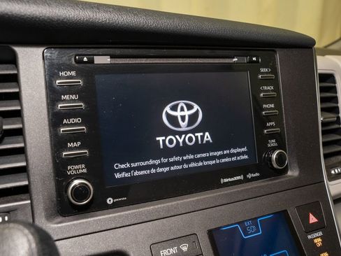 Used 2019 Toyota Sienna LE image 12