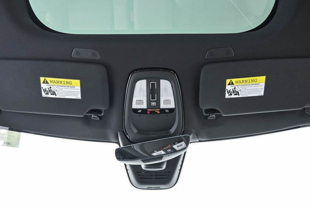 New 2026 Volvo XC90 T8 Core w/ Protection Package AWD/4WD image 17