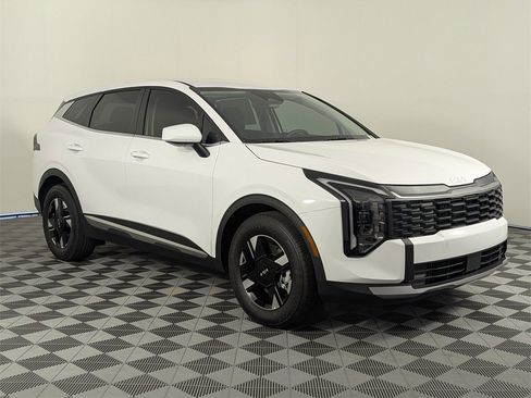 New 2026 Kia Sportage LX image 9