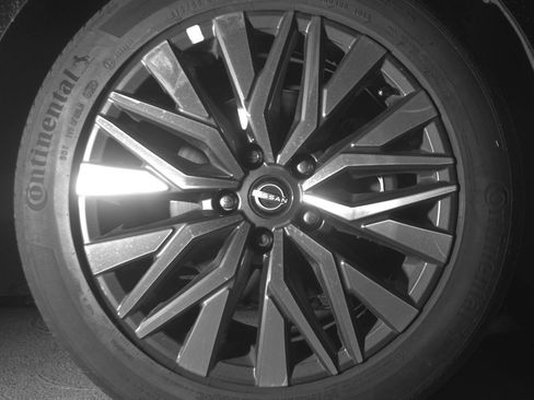 Used 2025 Nissan Altima 2.5 SV FWD image 13