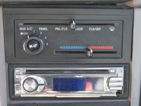 Used 1995 Ford Escort LX FWD image 20