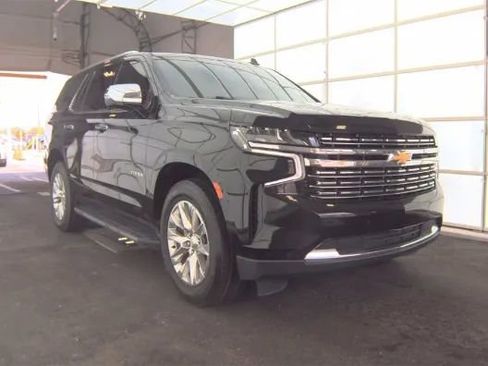 Used 2021 Chevrolet Tahoe Premier w/ Premium Package RWD image 3