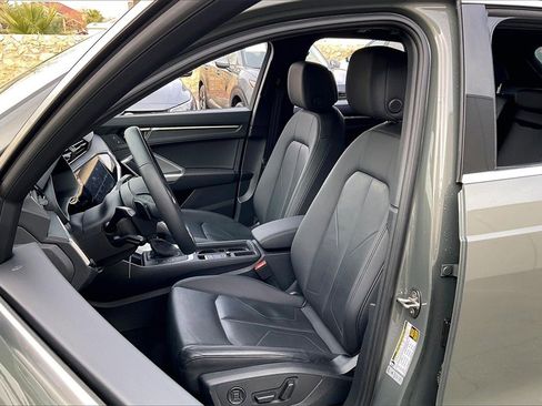 Used 2025 Audi Q3 2.0T Premium image 24