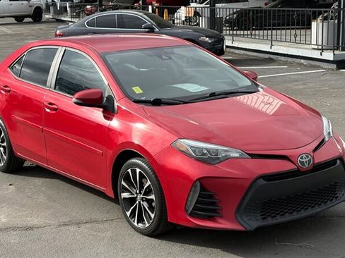 Used 2018 Toyota Corolla SE FWD image 6