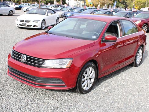 Used 2017 Volkswagen Jetta S image 2