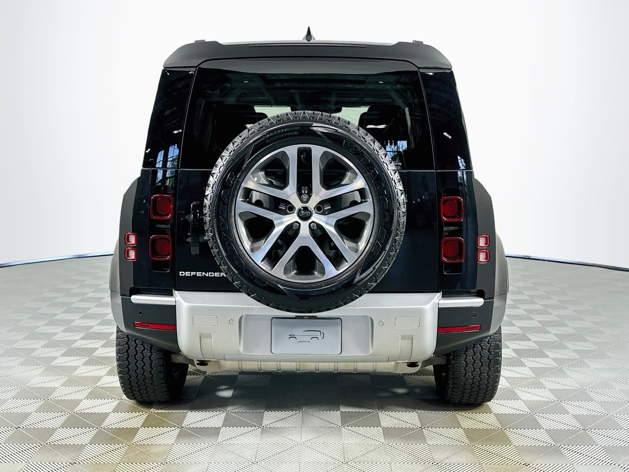 Certified 2024 Land Rover Defender 110 S AWD/4WD image 6