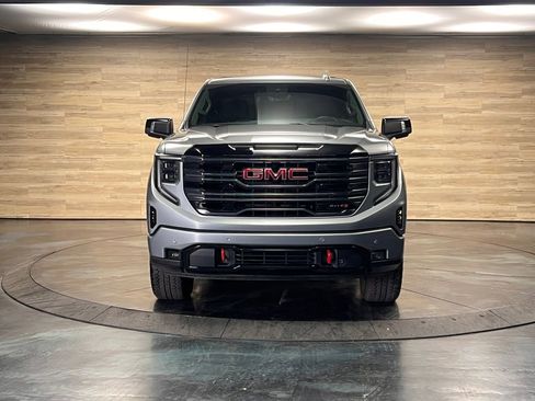 Used 2025 GMC Sierra 1500 AT4 w/ Technology Package AWD/4WD image 5