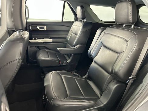 Used 2024 Ford Explorer XLT w/ Equipment Group 202A AWD/4WD image 26