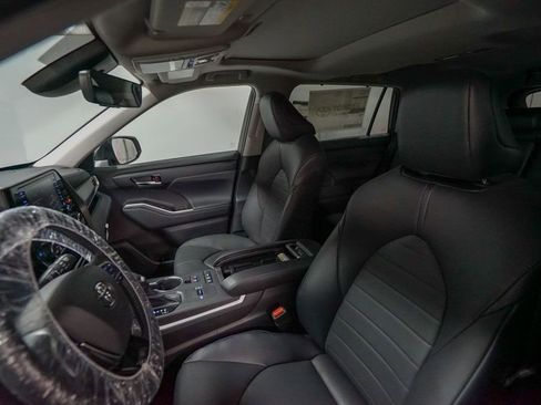 New 2026 Toyota Highlander XLE AWD/4WD image 16