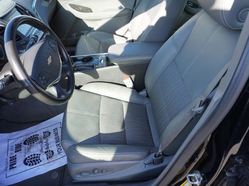 Used 2014 Chevrolet Impala LT w/ Convenience Package image 14