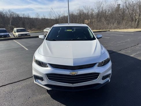 Used 2017 Chevrolet Malibu Premier w/ Premier Sun and Wheel Package image 8
