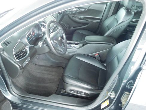 Used 2018 Chevrolet Malibu LT w/ Leather Package image 11