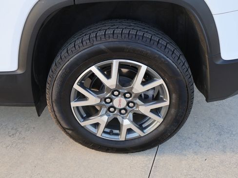 Used 2023 GMC Acadia SLT AWD/4WD image 11