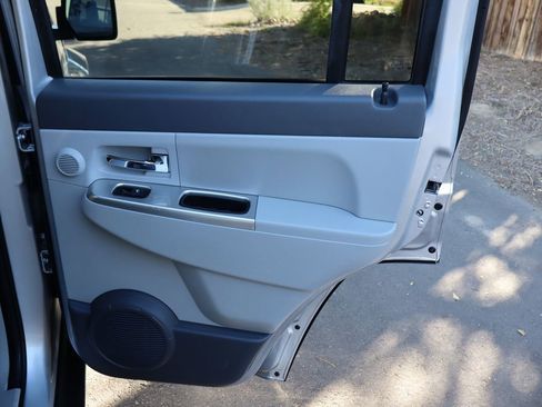 Used 2008 Jeep Liberty Limited image 25