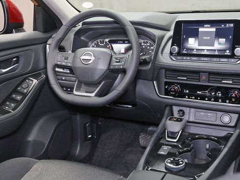 New 2026 Nissan Rogue SV image 4