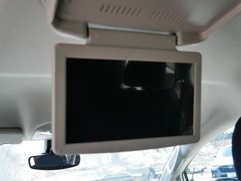 Used 2017 Chrysler Pacifica Touring image 14