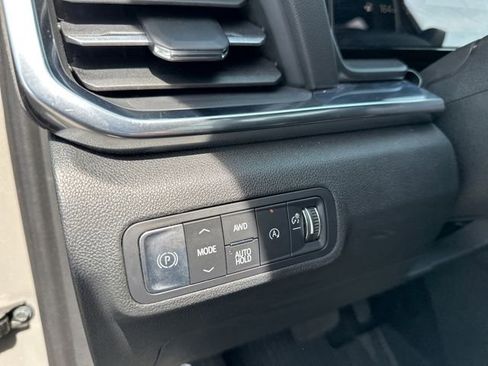 Used 2025 GMC Terrain Elevation w/ Elevation Premium Package AWD/4WD image 31
