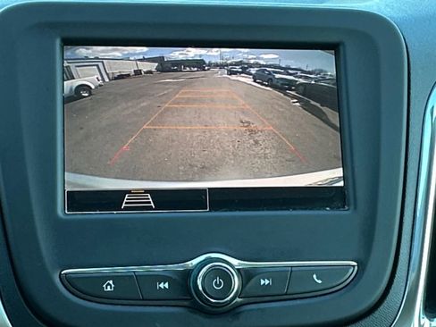 Used 2022 Chevrolet Equinox LS image 15