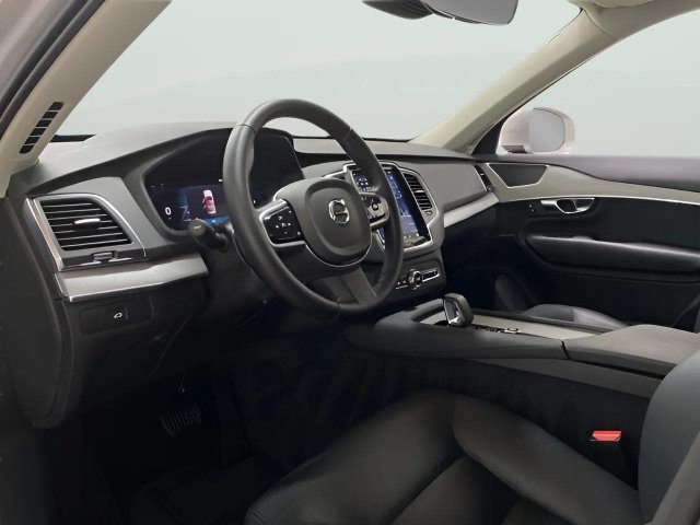 Used 2025 Volvo XC90 B5 Core AWD/4WD image 42