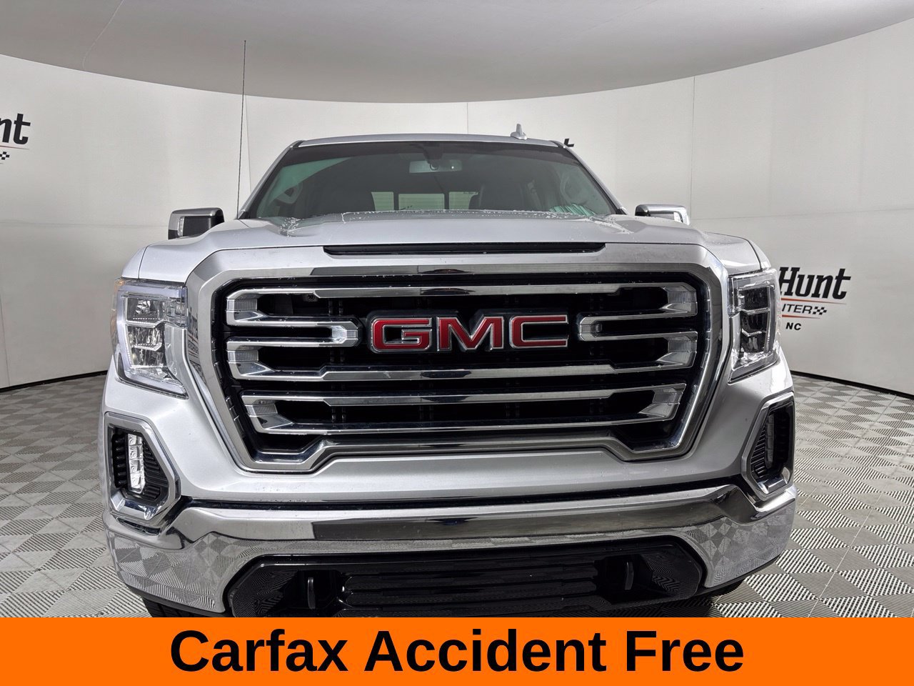 Used 2019 GMC Sierra 1500 SLT w/ SLT Premium Package AWD/4WD image 3