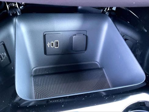 New 2026 Ford Explorer Platinum image 17