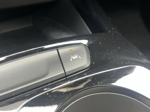 Used 2024 Chevrolet Trax RS w/ Sunroof Package image 34