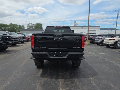 New 2026 Chevrolet Silverado 2500 ZR2 AWD/4WD image 6