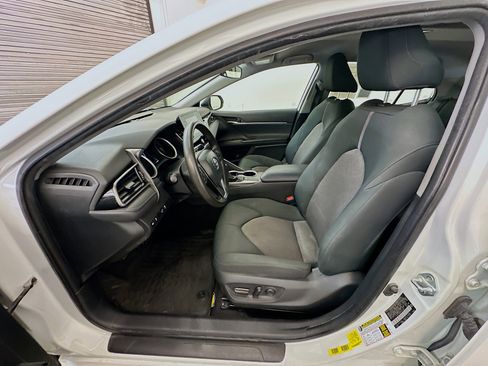 Used 2023 Toyota Camry LE image 13