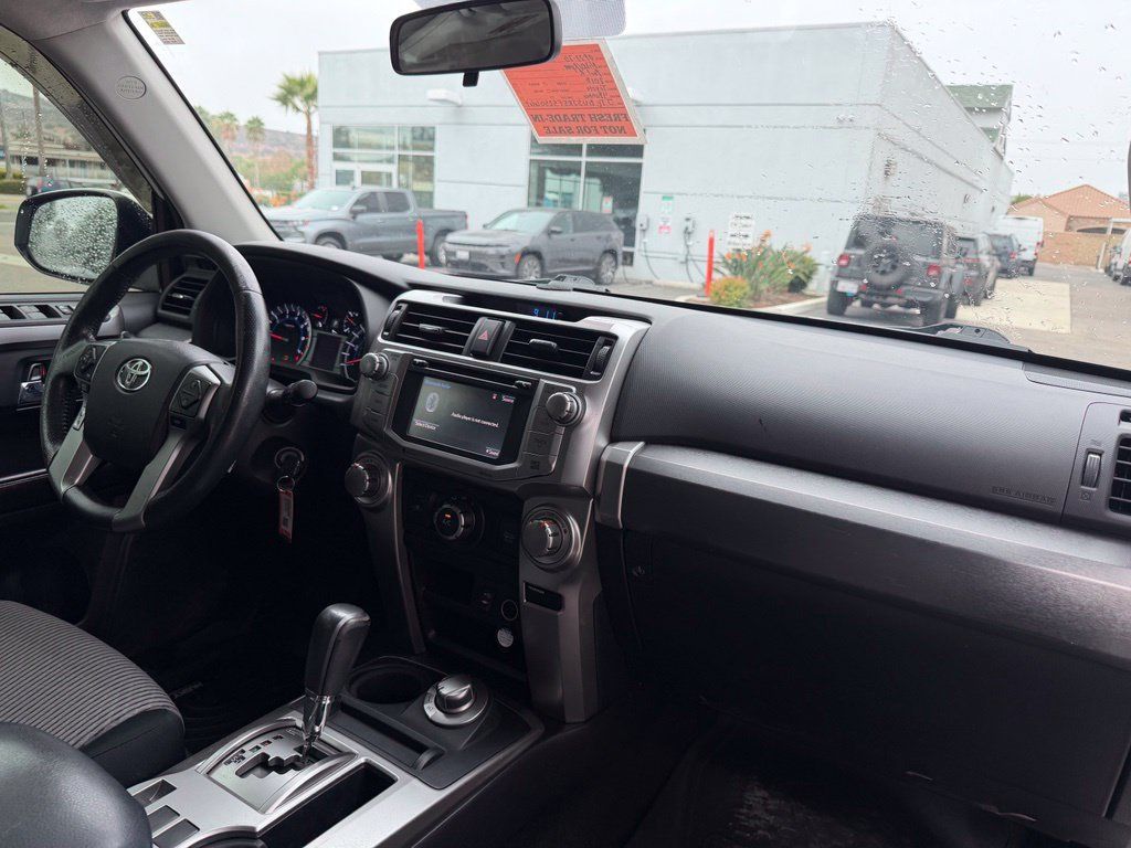 Used 2015 Toyota 4Runner SR5 AWD/4WD image 20