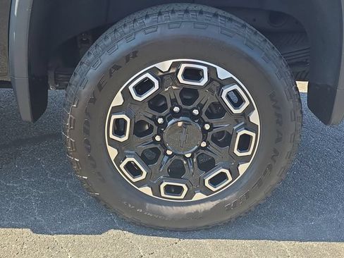 Used 2024 Chevrolet Silverado 2500 High Country w/ High Country Premium Package AWD/4WD image 34