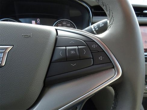 Certified 2024 Cadillac XT5 Premium Luxury w/ LPO, Floor Liner Package image 23