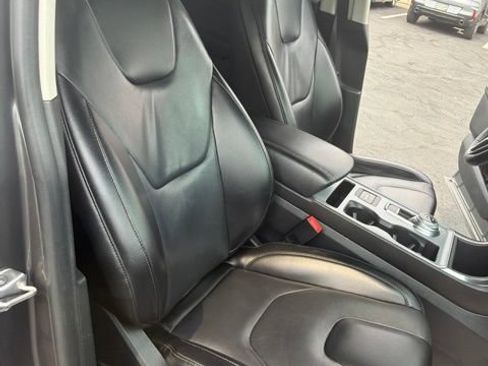 Used 2022 Ford Edge Titanium AWD/4WD image 21