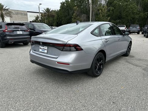 Used 2025 Honda Accord SE image 6