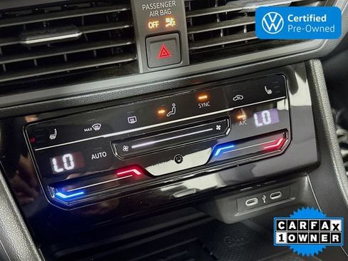 Used 2025 Volkswagen Jetta SE FWD image 16