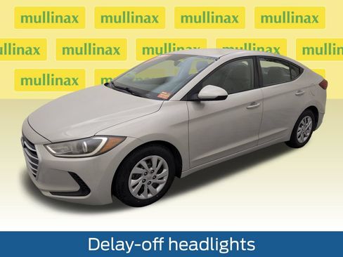 Used 2017 Hyundai Elantra SE FWD image 13