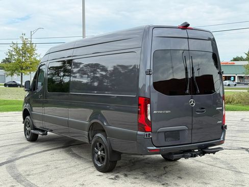 Used 2023 Mercedes-Benz Sprinter 2500 image 5