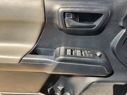 Used 2018 Toyota Tacoma SR w/ SR Convenience Package RWD image 17