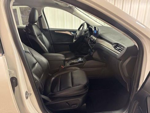 Used 2022 Ford Escape Titanium image 22