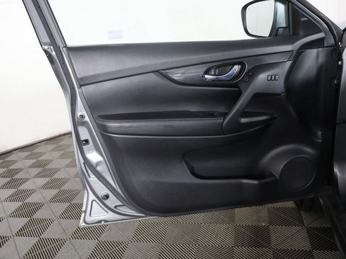 Used 2017 Nissan Rogue SL AWD/4WD image 22