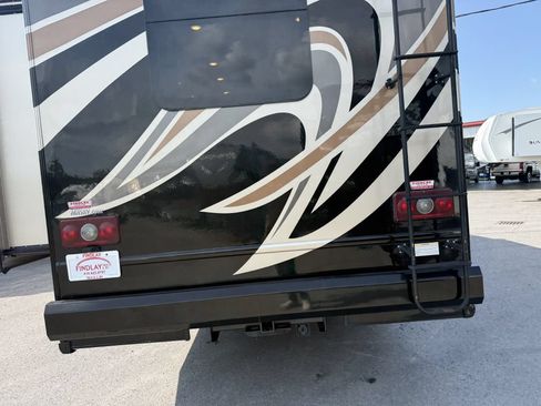 Used 2016 Ford F550 2WD Regular Cab Super Duty image 18